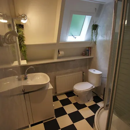 シャレー Gurdy's